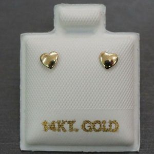 New 14k. solid gold tiny heart screw back earrings.